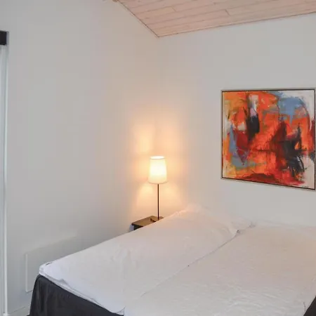 Dom wakacyjny Three-bedroom Holiday In *
