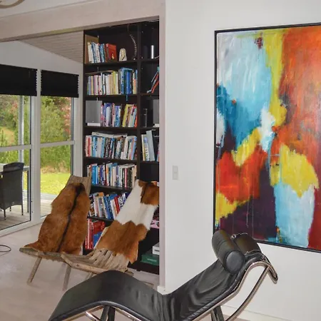 Three-bedroom Holiday In
